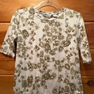 Orvis Green and White Fitted 3/4 Sleeve T-Shirt with Peter Pan Collar